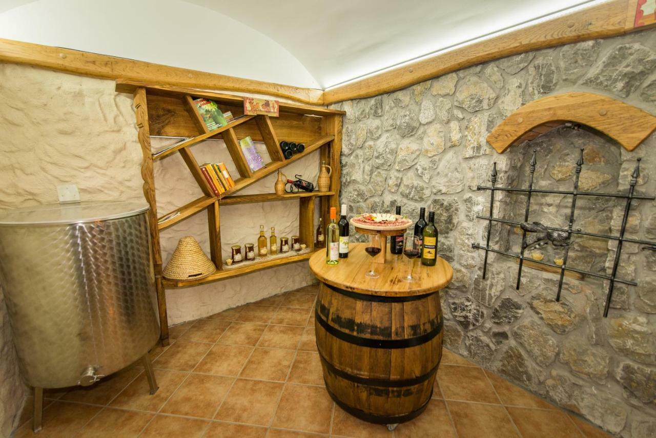 Vineyard Cottage Vina In Medu Trebelno Eksteriør billede